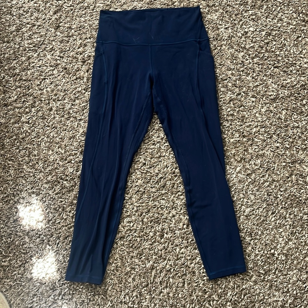 Lululemon Aligns with Pockets 25”